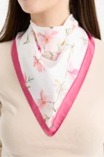 Pembe Çiçek Desenli Bandana Fular - Görsel 2
