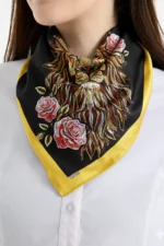 Aslan ve Gül Desenli Bandana Fular - Görsel 2