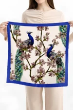Tavus Kuşu Desenli Bandana Fular - Görsel 3