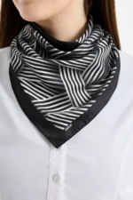 Hasır Örgü Desenli Bandana Fular - Görsel 2