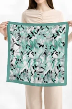 Yeşil Esinti Desenli Bandana Fular - Görsel 3