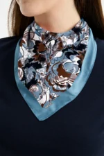 Sanatsal Çiçek Desenli Bandana Fular - Görsel 2