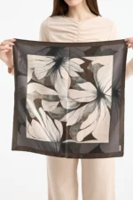 Bej Çiçek Desenli Bandana Fular - Görsel 3