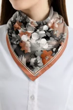 Terrakota Çiçek Desenli Bandana Fular - Görsel 2