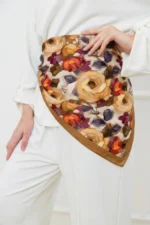 Gül Harmanı Desenli Bandana Fular - Görsel 2