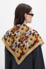 Gül Harmanı Desenli Bandana Fular