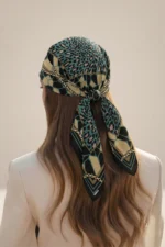 Leopar Çemberi Desenli Bandana Fular - Görsel 2