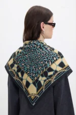 Leopar Çemberi Desenli Bandana Fular