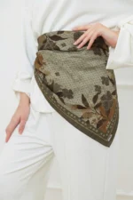 Hasır Yaprak Desenli Bandana Fular - Görsel 3