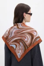 Karamel Dalgası Desenli Bandana Fular