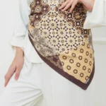 Motif Harmanı Desenli Bandana Fular