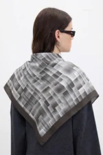 Gri Mimari Desenli Bandana Fular