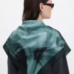 Derin Zümrüt Desenli Bandana Fular