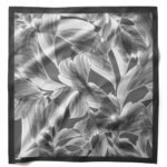 Gümüş Yaprak Desenli Bandana Fular