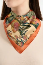 Amber Çiçek Desenli Bandana Fular - Görsel 2