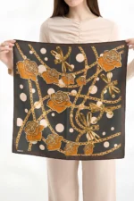 Altın Gül Zincir Desenli Bandana Fular - Görsel 3