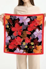 Alev Çiçeği Desenli Bandana Fular - Görsel 3