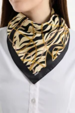 Zebra Zinciri Desenli Bandana Fular - Görsel 2