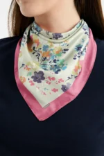 Bahar Şenliği Desenli Bandana Fular - Görsel 2