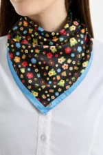 Neşeli Çiçekler Desenli Bandana Fular - Görsel 2