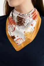 Sonbahar İzi Desenli Bandana Fular - Görsel 2