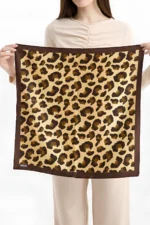 Kahve Leopar Desenli Bandana Fular - Görsel 3